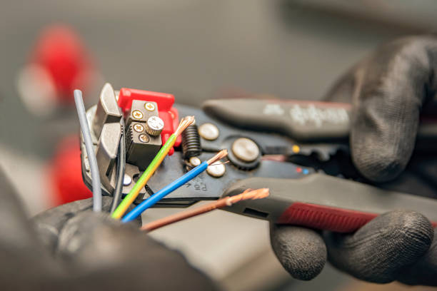 Best Circuit Breaker Repair  in Hinckley, MN